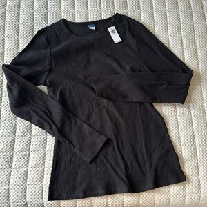 Black Old Navy Long Sleeve Tee